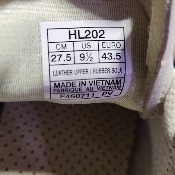 Onitsuka tiger men’s and women’s white and navy trainers - Picture 9 of 9